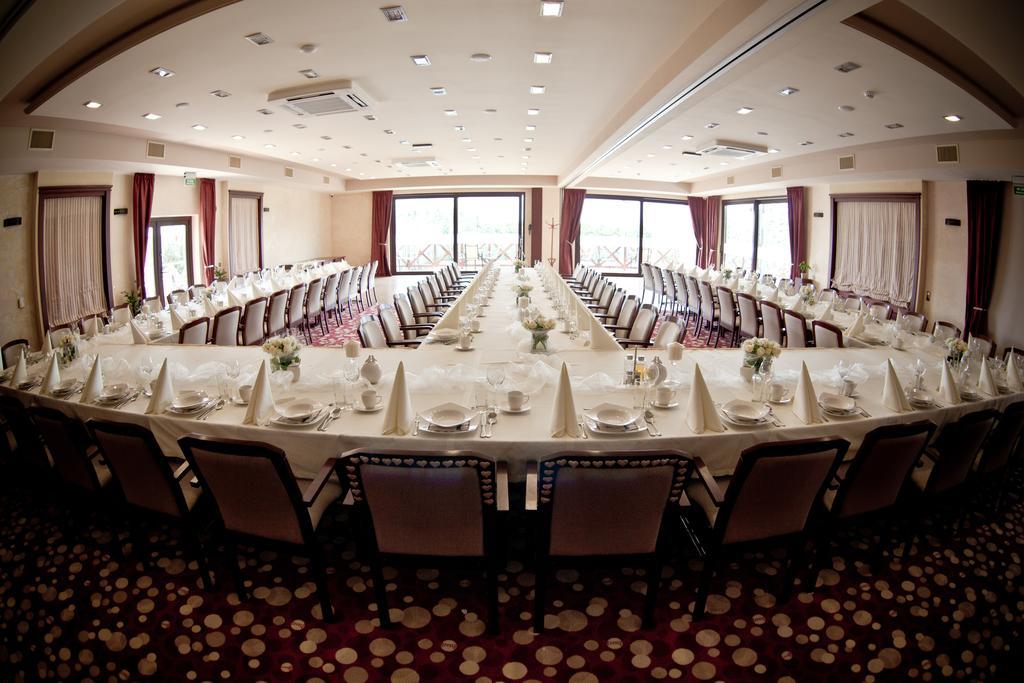 Hotel Rodan คูร์นญิก ภายนอก รูปภาพ