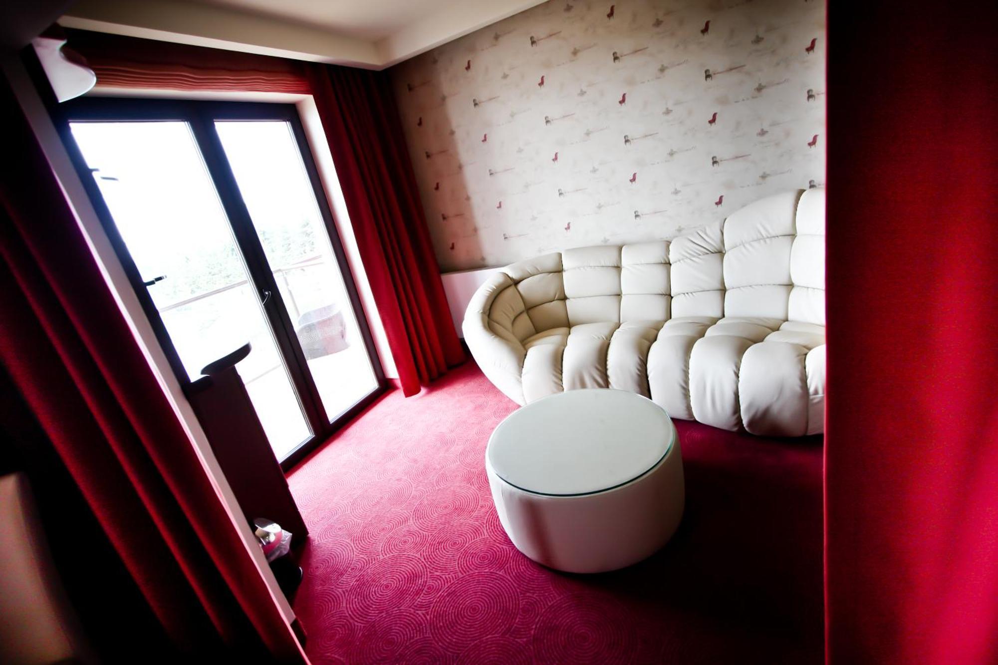 Hotel Rodan คูร์นญิก ภายนอก รูปภาพ