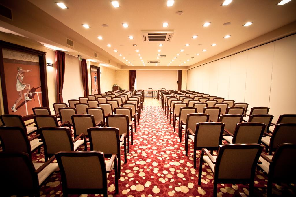 Hotel Rodan คูร์นญิก ภายนอก รูปภาพ