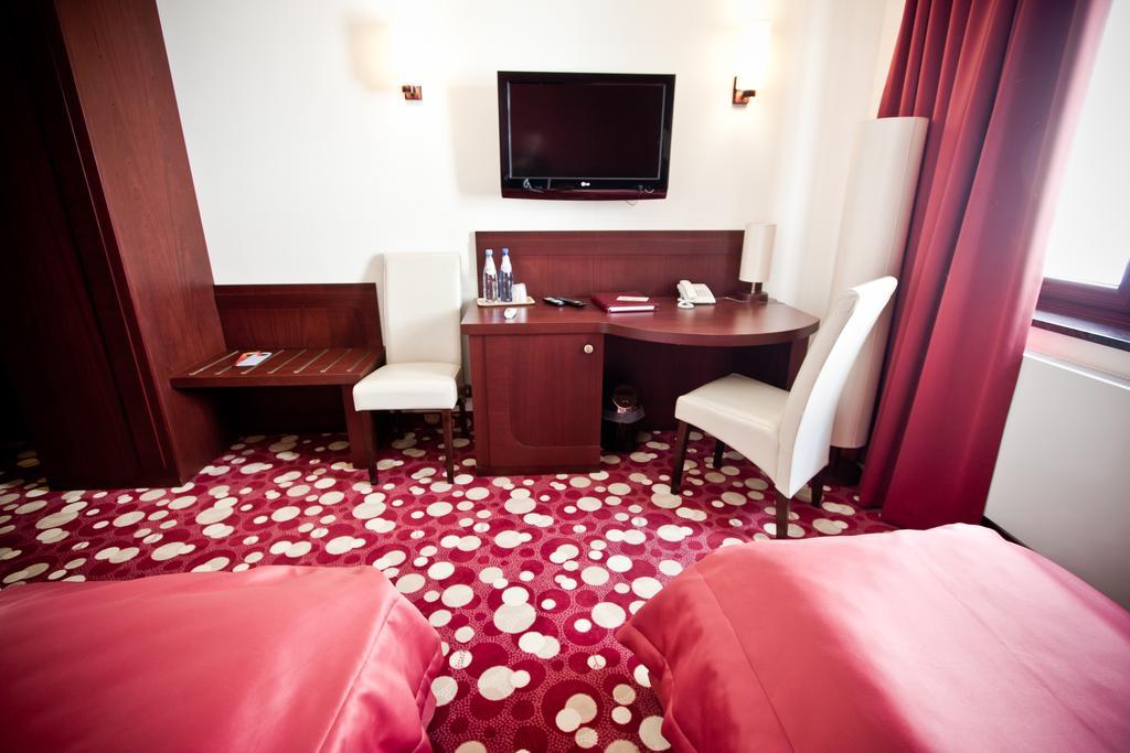 Hotel Rodan คูร์นญิก ภายนอก รูปภาพ