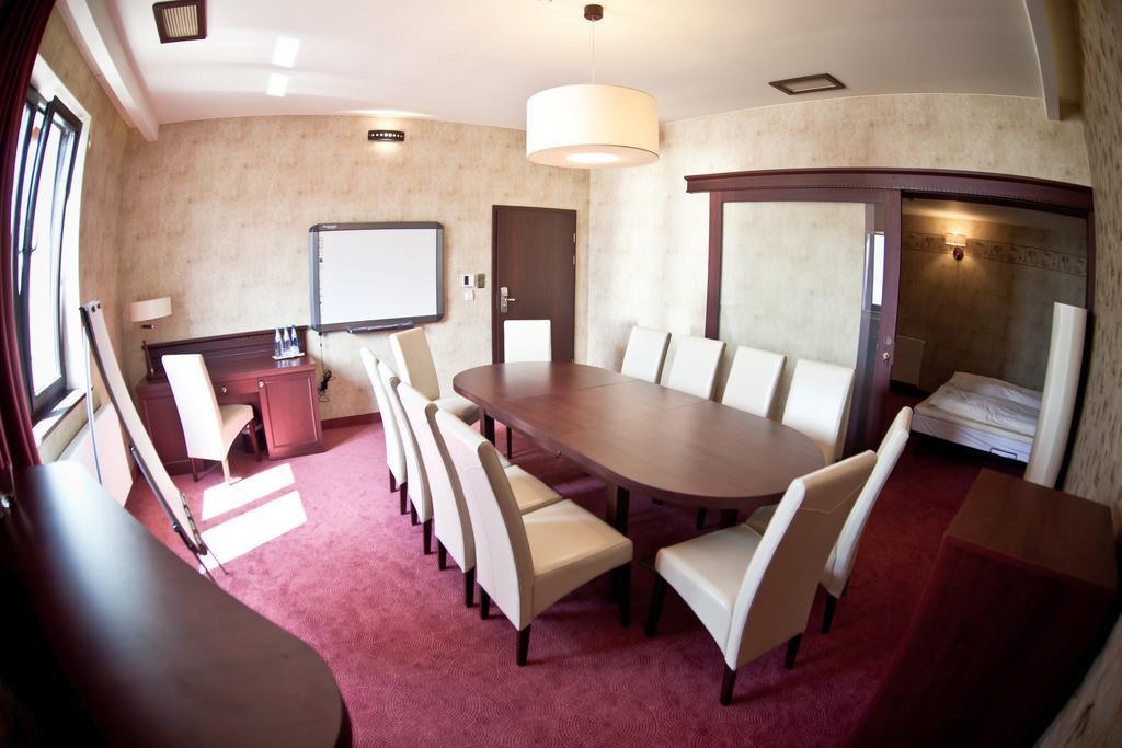 Hotel Rodan คูร์นญิก ภายนอก รูปภาพ