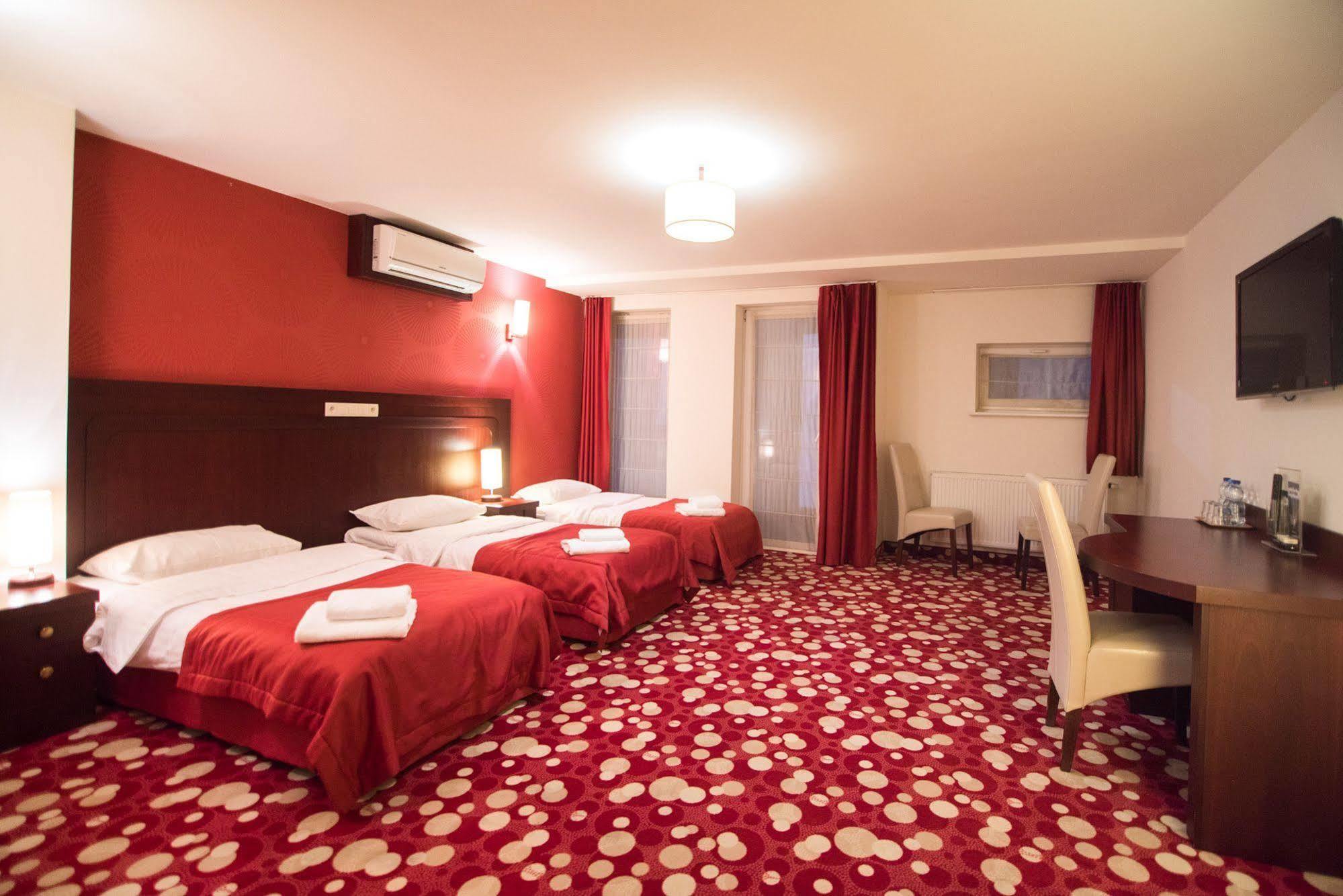 Hotel Rodan คูร์นญิก ภายนอก รูปภาพ